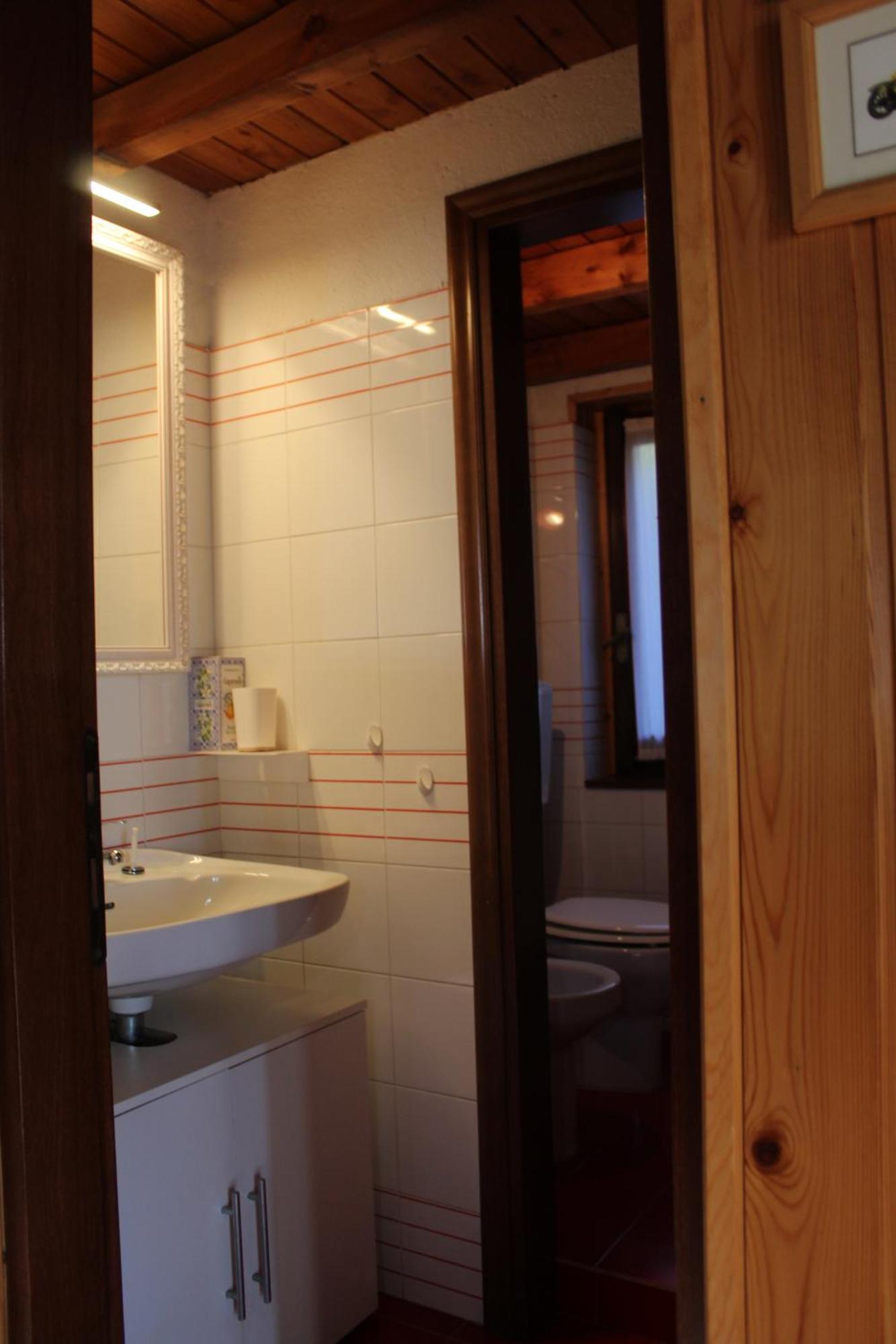 Ferienwohnung Casa Emy Adrara San Rocco Exterior foto